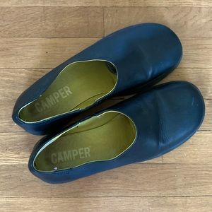 Camper Black Leather Flats w/Green Lining